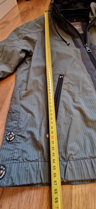 Geaca jacheta River Island de primavara gri cu dungi.