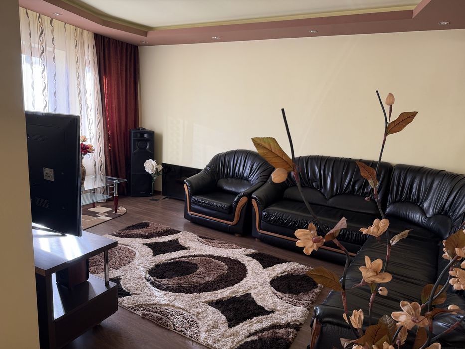 VILĂ SPAȚIOASĂ PANTELIMON, aproape de pădurea Cernica – REGIM DUPLEX | 5 DORMITOARE | 400 MP TEREN + 50 mp drum privat | MANSARDĂ | ANEXE