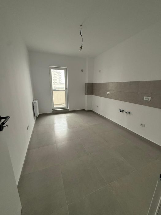 Închiriez apartament + loc de parcare — fotografia 1
