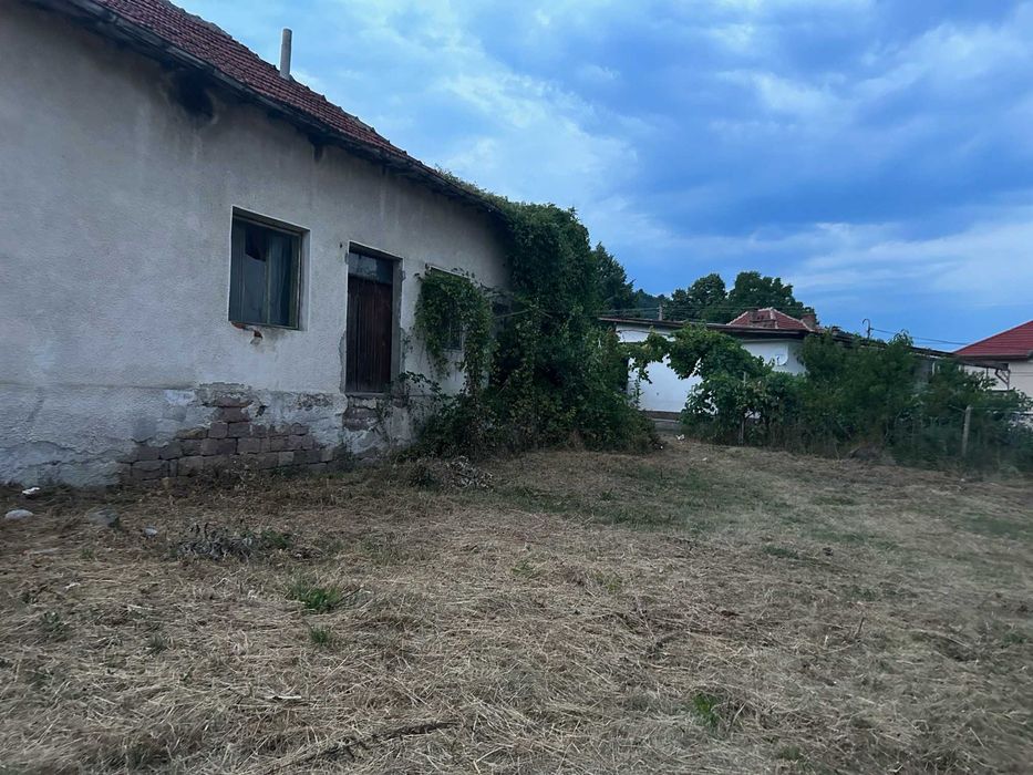 продавам фурна, която може да се превърне в жилищна сграда в гр Вършец