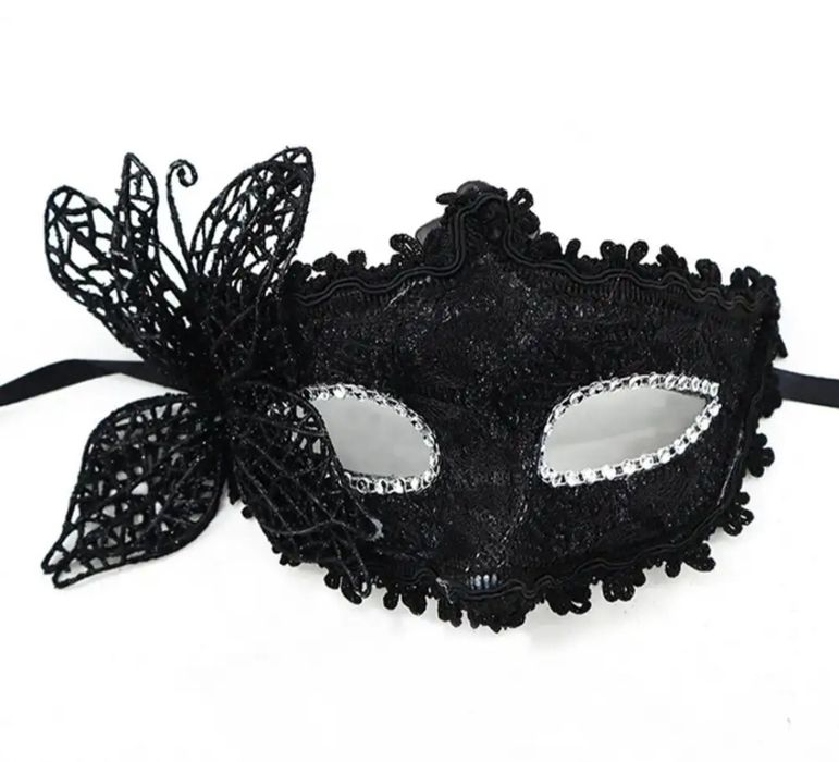 Невероятно красивая карнавальная маска