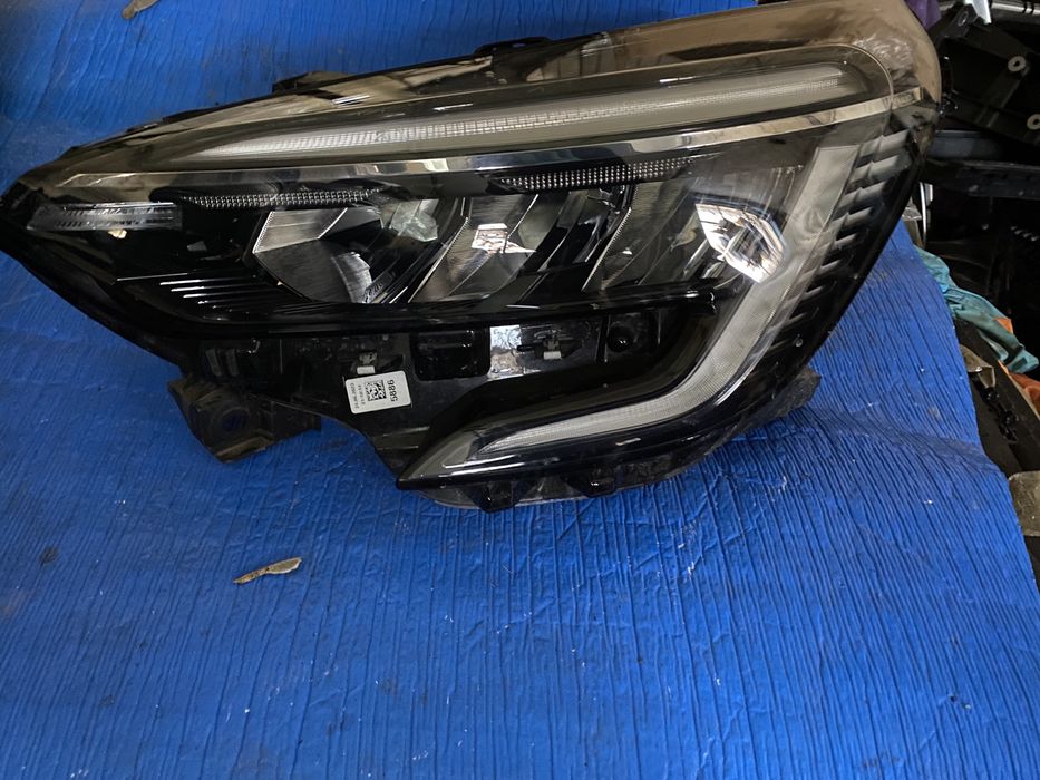 Far Renault clio 5 facelift 2022 - 2023 faruri stanga dreapta led Mitsubishi Colt