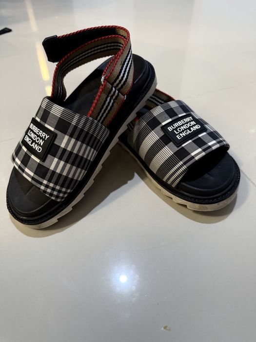 Sandale Burberry ORIGINALE mar 31 copii