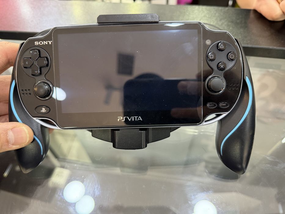 Игровая приставка PS Vita