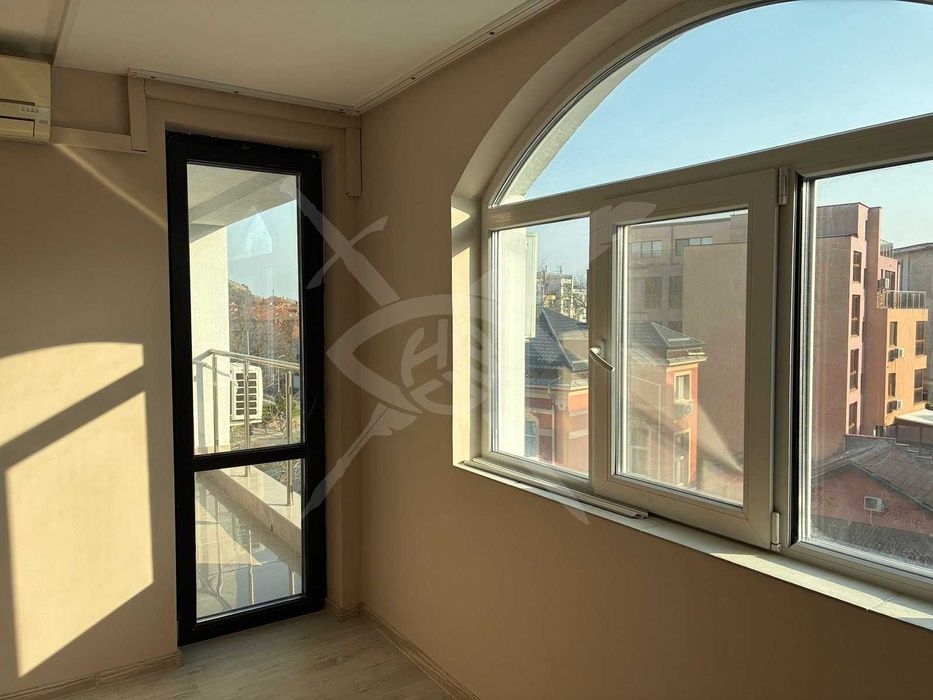 Дава се под наем Мезонет в Пловдив, Център - 110 кв.м за 648.21 € - Снимка #4