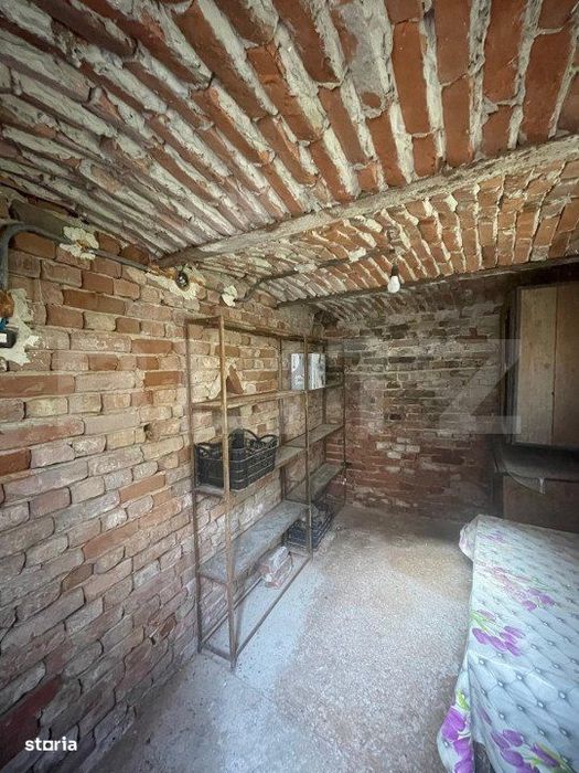 Casa 3 camere, pretabila activitate, zona Piata Chiriac