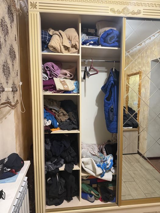 Срочно продам шкаф купе