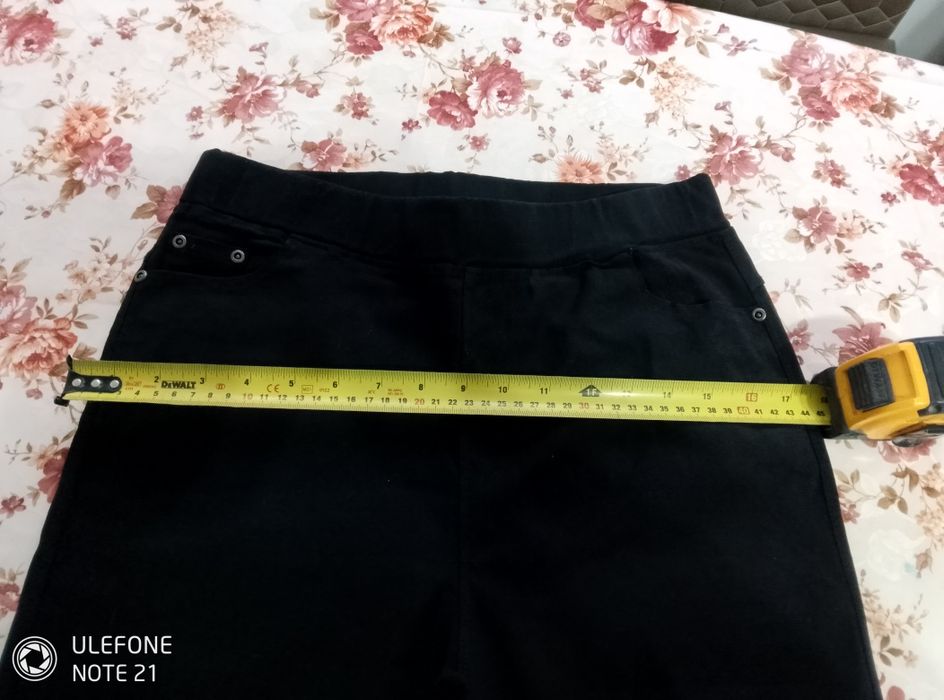 Pantaloni pentru femei