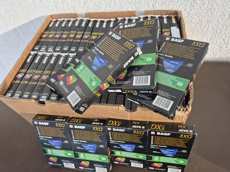 Vând lot 40 casete video VHS originale Basf, 240 minute cu filme

- 20