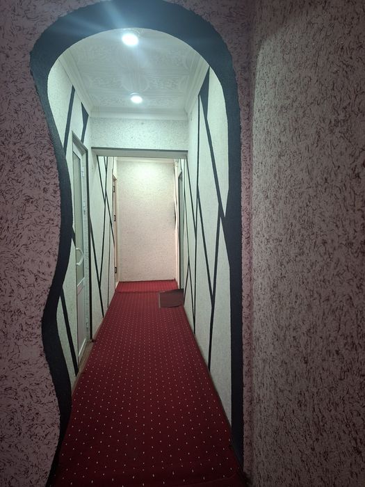 Фаргона Мухаё комендатурада 2 хона 3 хонали 3 этаж квартира сотилади.