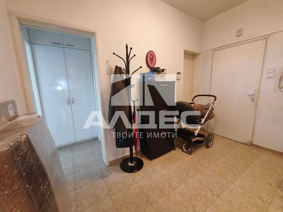 Дава се под наем Тристаен апартамент в София, Център - 115 кв.м за 947.58 € - Снимка #15