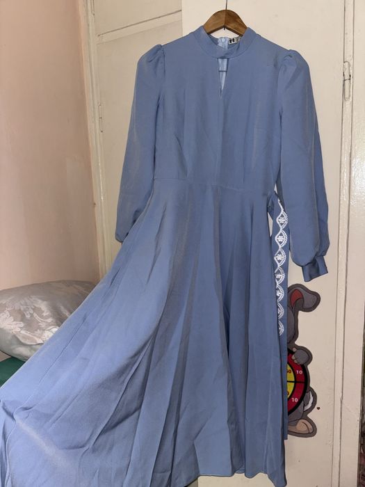 продаю женское голубое платье