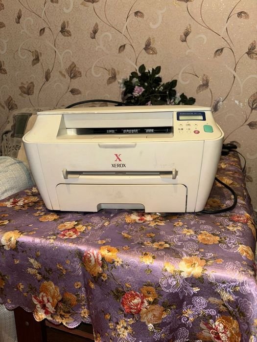 Стол для ноутбука, ксерокс