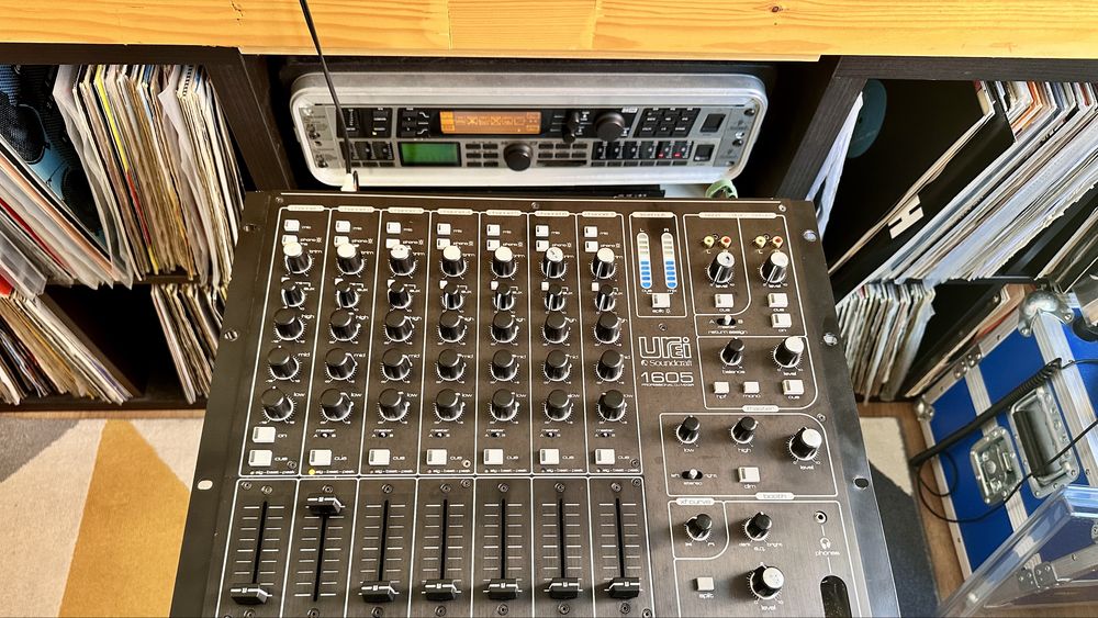 Dj Mixer Urei 1650