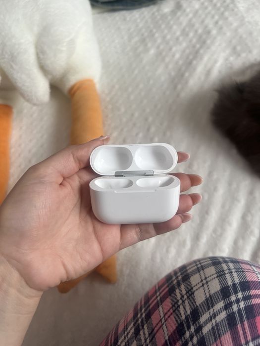 Зарядный кейс AirPods Pro 3 (Case) б/у