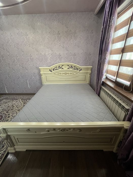 Продается спальная гарнитура (без матраса)