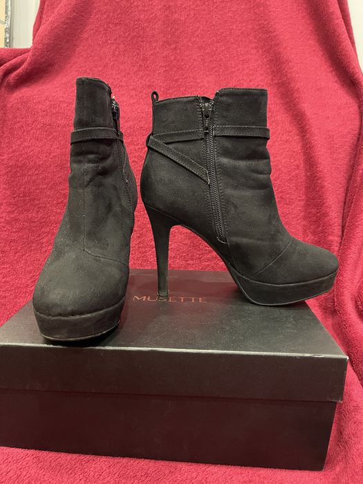 Vand botine cu platforma marimea 36