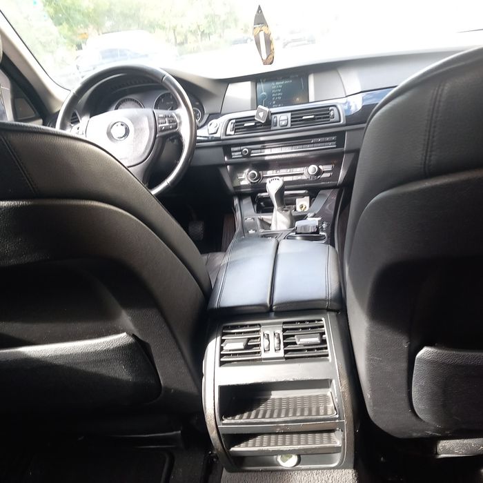 BMW Seria 5 2011 — imagine 5