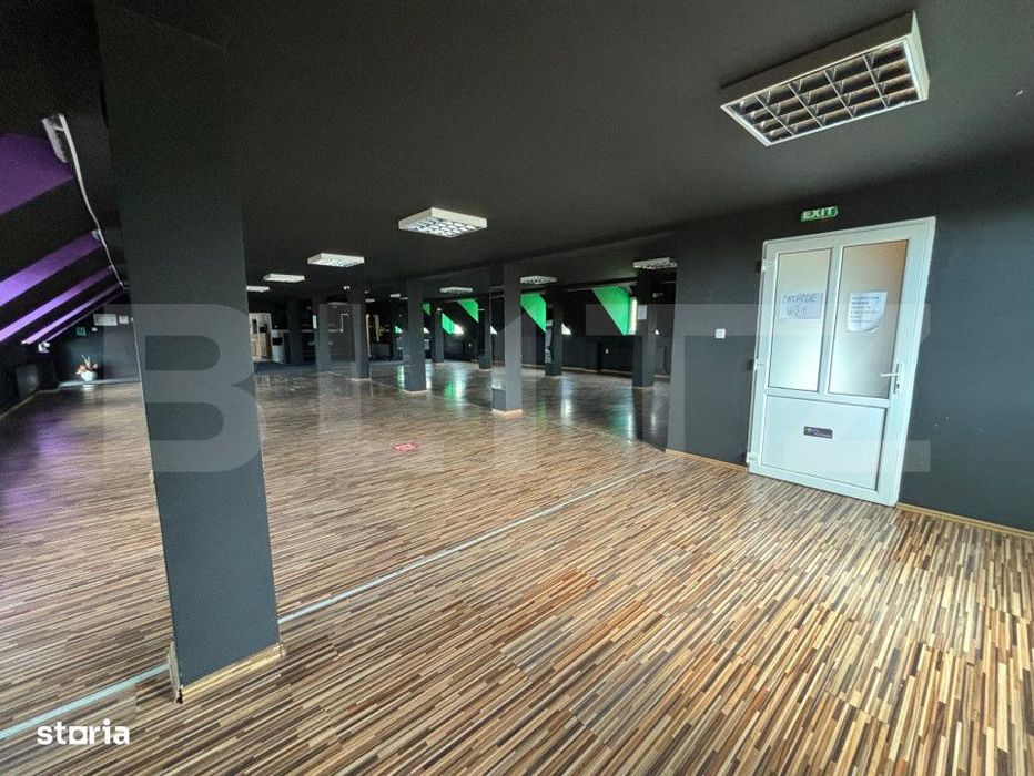 Spatiu comercial de inchiriat, 3 incaperi, 300 mp, zona centrala