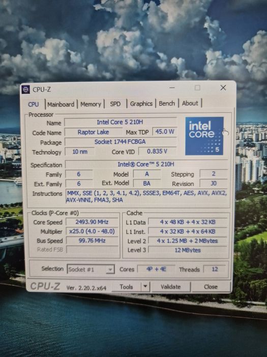 Ноутбук Asus V16 (можно играть в игры)