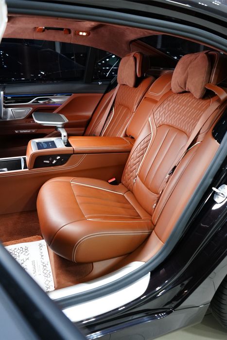 BMW M760Li V12 xDrive