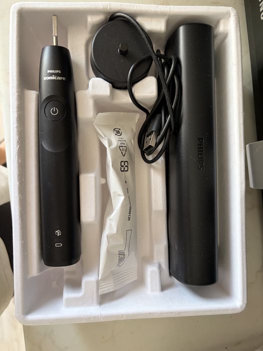Продавам електрическа четка за зъби PHILIPS
