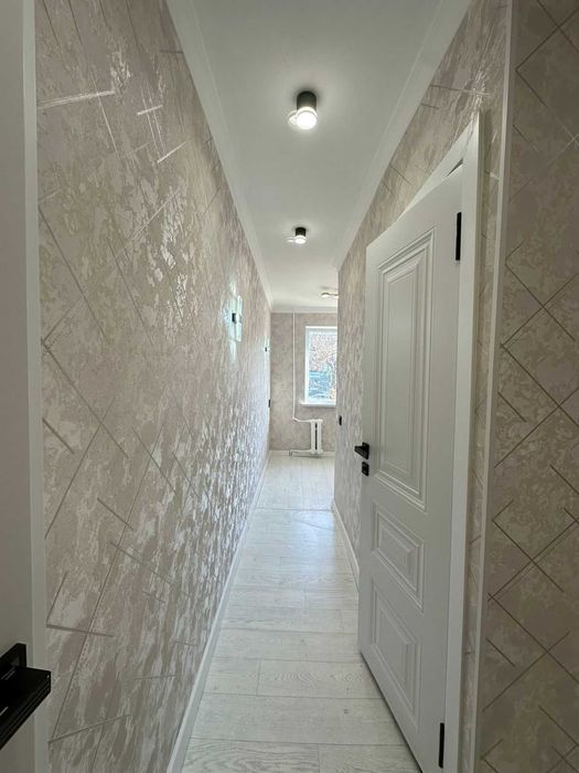 Продам 1-комнатную квартиру С ЕВРОРЕМОНТОМ в районе ОГОНЁК. Этаж: 2