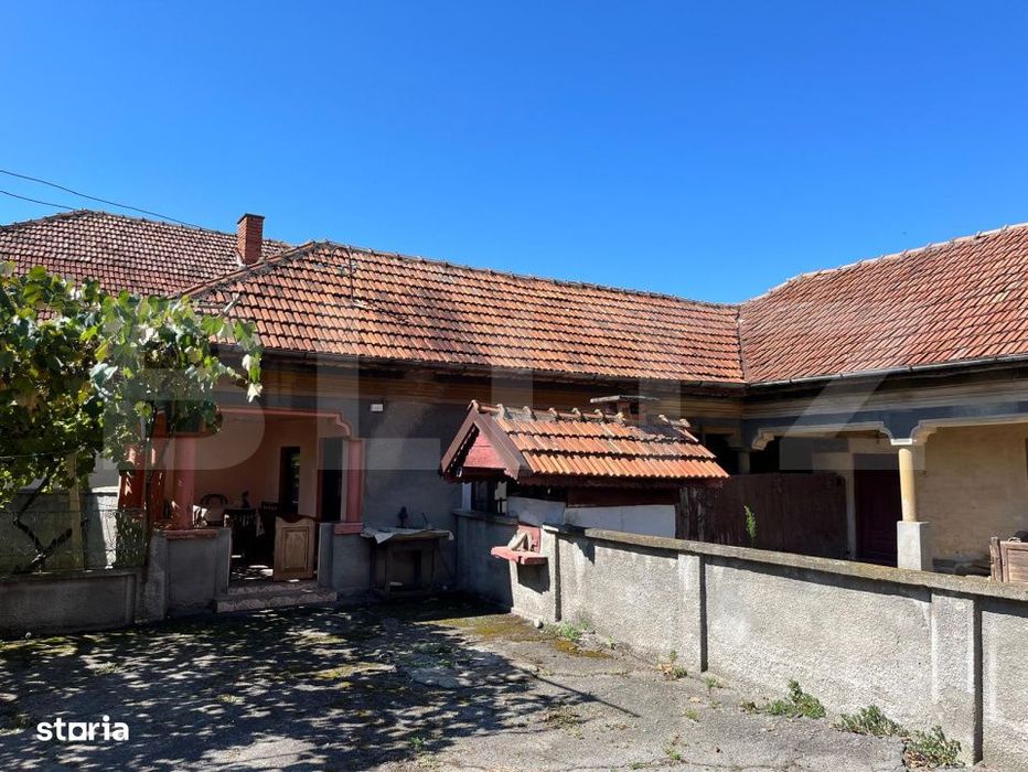 Casa de vanzare, 5 camere, 146 mp, zona TURCINESTI
