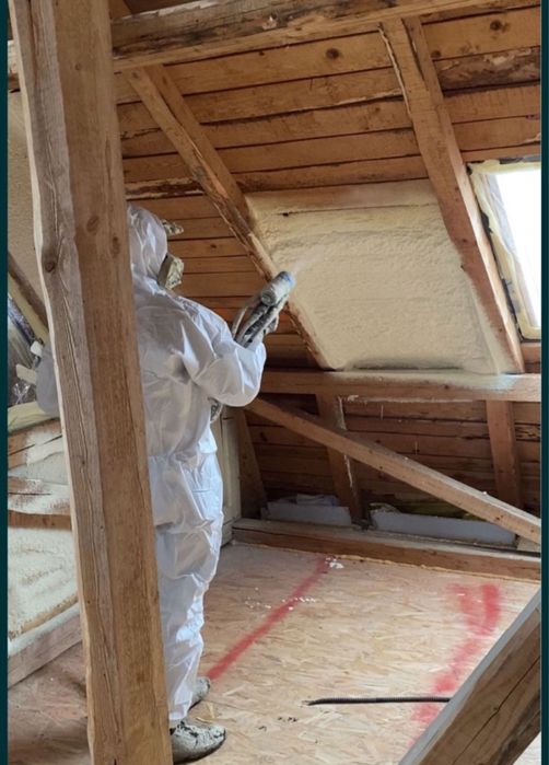 Izolatii cu spuma poliuretanica 45 lei/mp