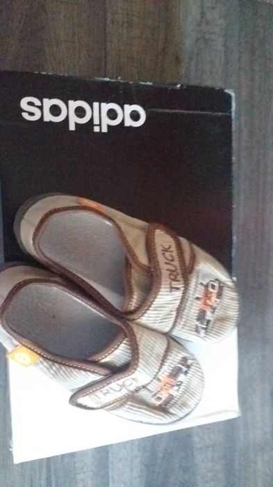 детски пантофи за момче и момиченце размер26 и  27-12лв брой