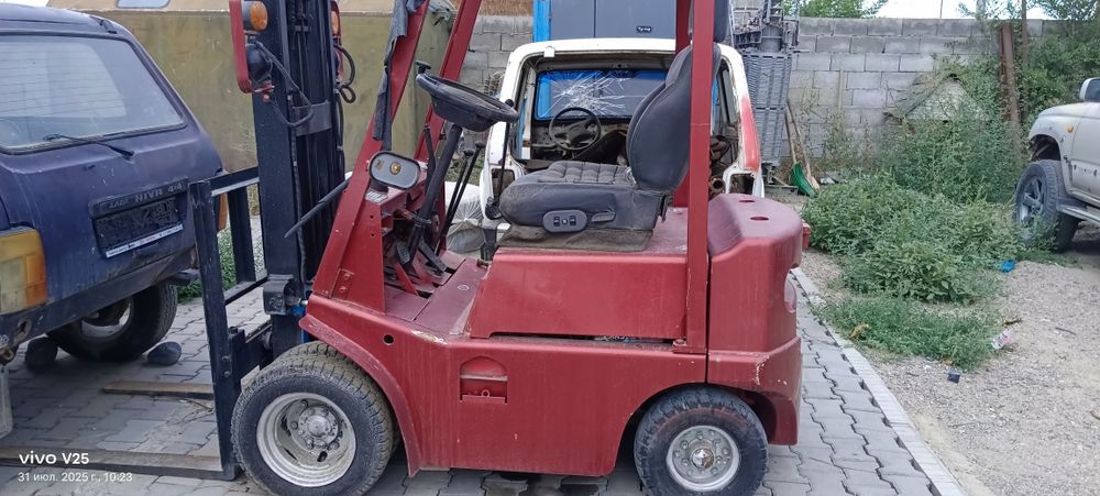 Погрузчик вилочный кара