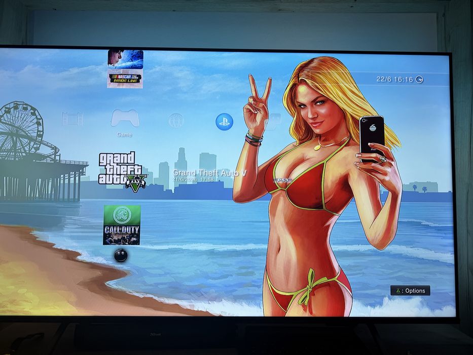 PlayStation 3 Modat 600 GB – Pachet Complet: 4 Controllere + Magazin Jocuri Gratis