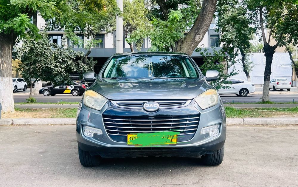 Продаю свой Автомобиль JAC S 5