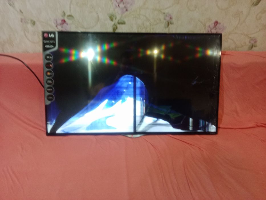 Телевизор LG продам
