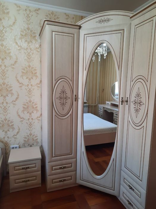 Срочно продам спальный гарнитур