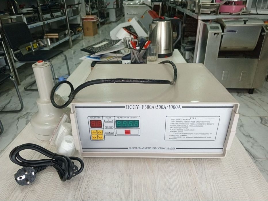 Qo'lda elektromagnit induktsiya F300 fotomagnit plastik mashinasi