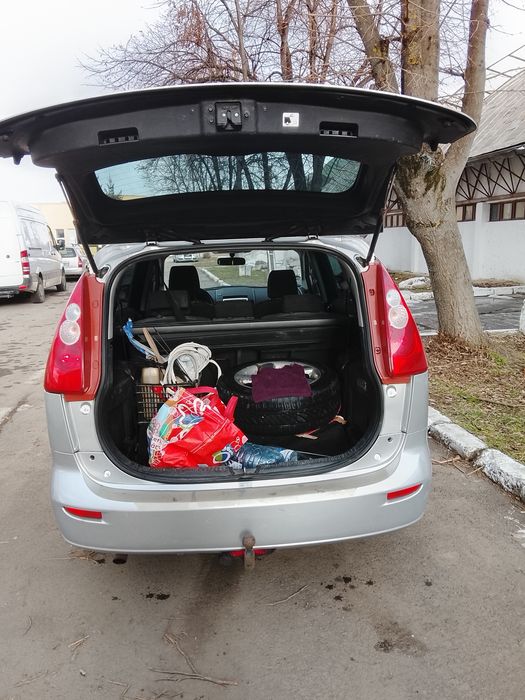 Vând mazda1,9 motorina