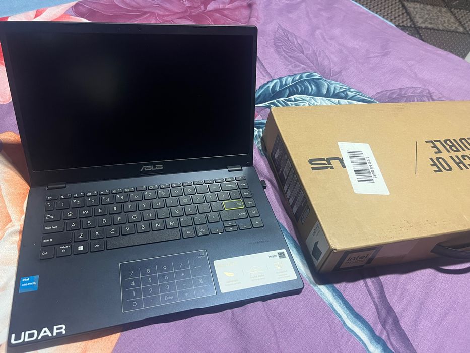 Ноутбук Асус компактный