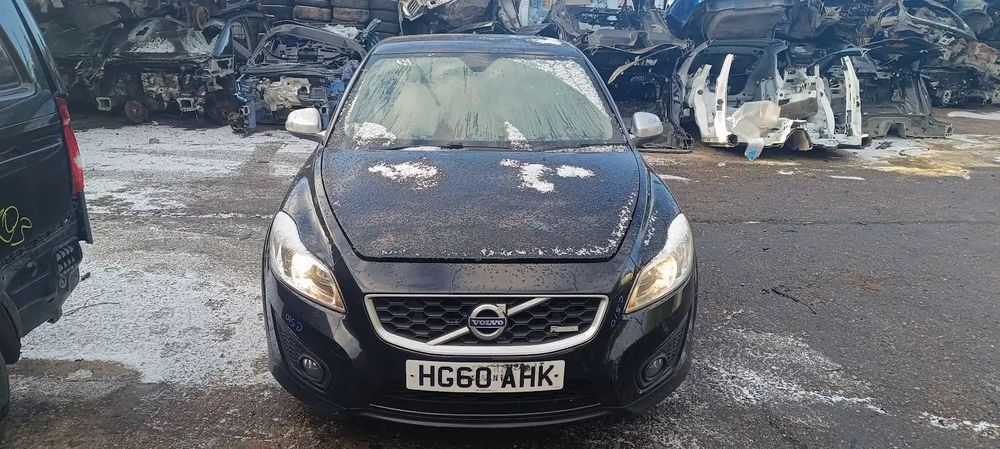 Dezmembrari / Dezmembrez Volvo C30 Coupe Rdesign 2.0 D5204T5 cutie viteze manuala cod culoare 45200 Black Sapphire