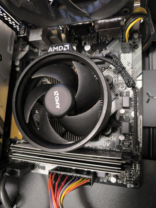 Геймърски компютър Ryzen 5 3500x,Radeon rx 5600 xt