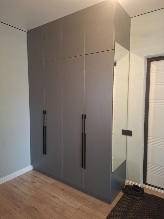 Продам шкаф прихожка