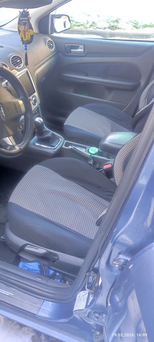 Vând Ford focus 2
