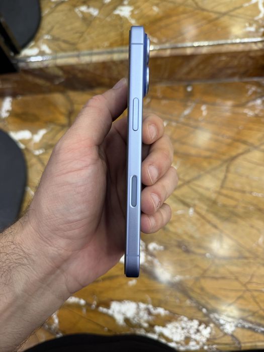 Продам iphone 17