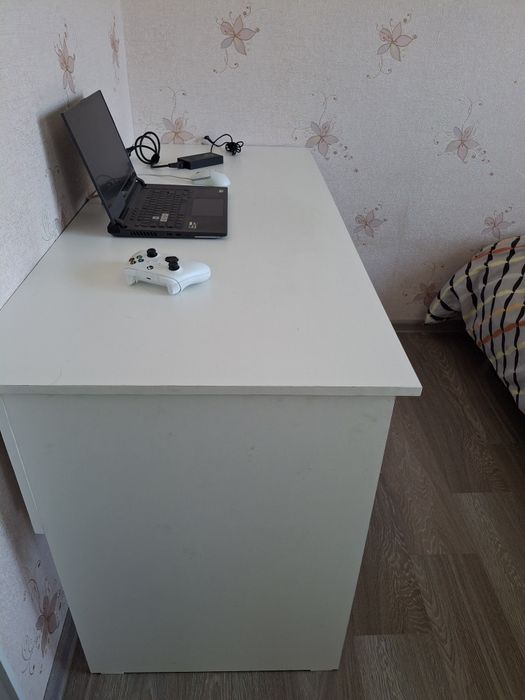 Продам  большой  стол  не дорого