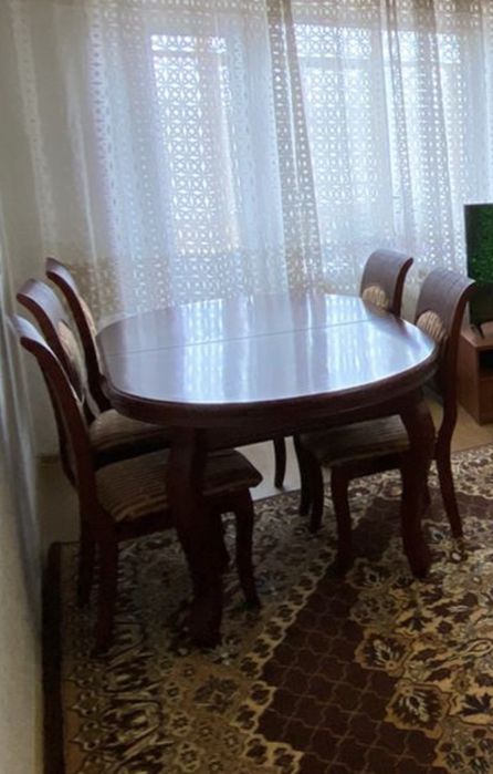 Стол со стульями