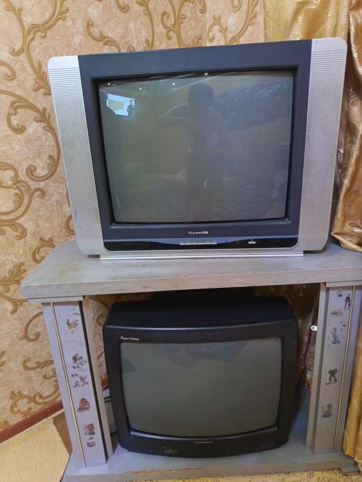Продаются две старые надежные телевизоры Skyworth, Daewoo