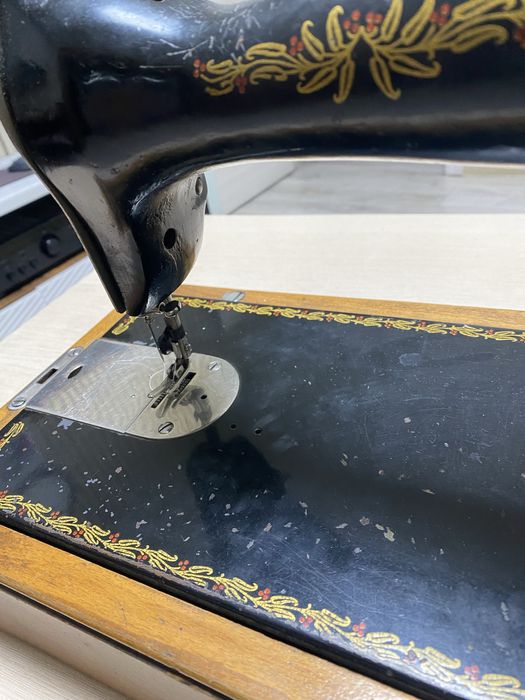 Продам швейную машинку  советскую