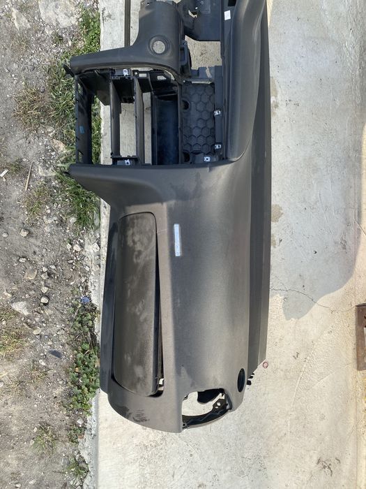 Арматурно табло за Ауди Кю7 Audi Q7 врати духалки жабка