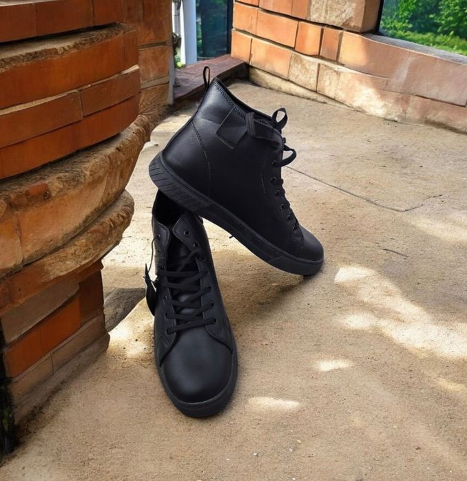 Продаются новые демисезонные ботинки