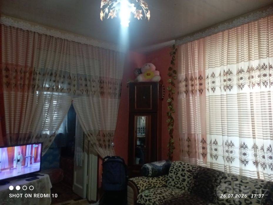 3‑комнатная квартира 70 кв. м, Чирчик, район Троицк, 2‑й этаж 2‑этажн